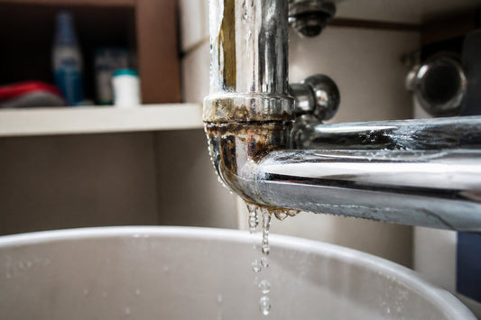 chlorine reactionon skin